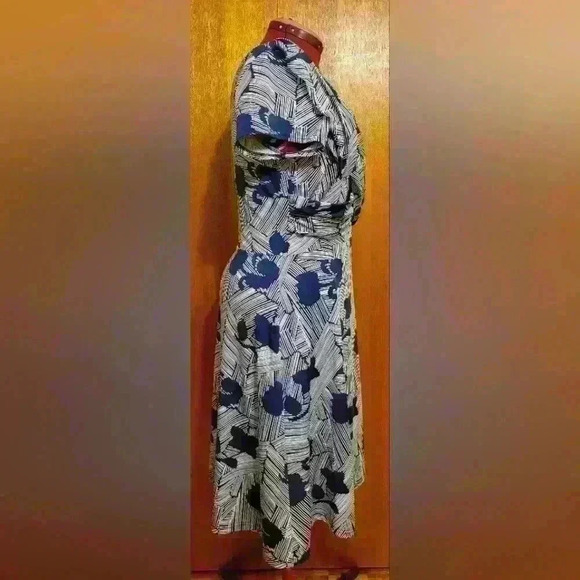 Touché | White and Blue Abstract Floral Ruched Wrap Dress, Size XL - Picture 2 of 7